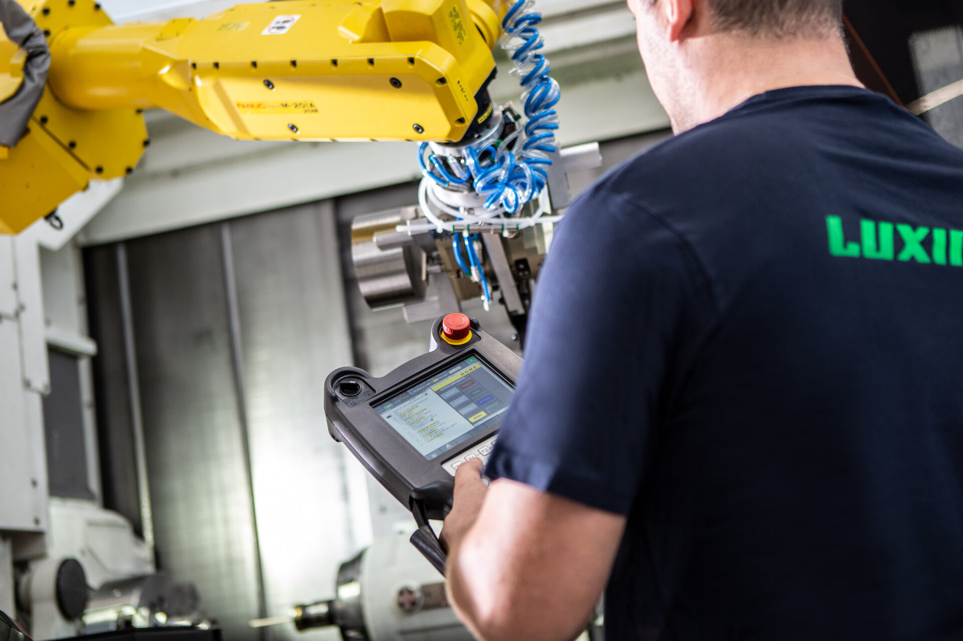 Luxinox s.r.l. - Trasformazione digitale per una fabbrica intelligente.